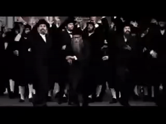 Танцующий хасид. Еврейский танец. хасиды танцуют. еврейские танцы gif. танец евреев гиф.